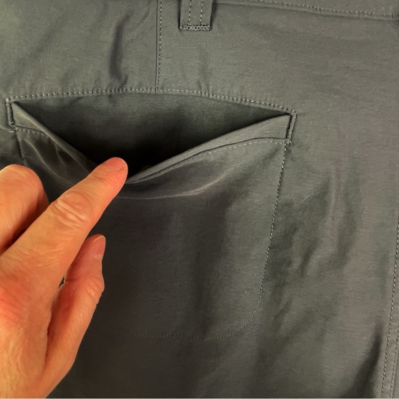 Eddie Bauer Shorts Men's 38 Nylon Grey Stretch Hiking Performance Zip Pockets - Picture 6 of 9